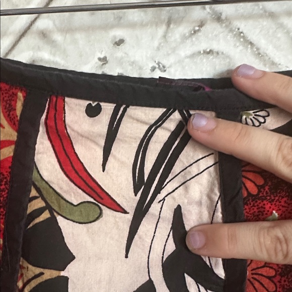 Y2K Gilmore girls style Floral Patterned Red and Black Skirt - Picture 6 of 7